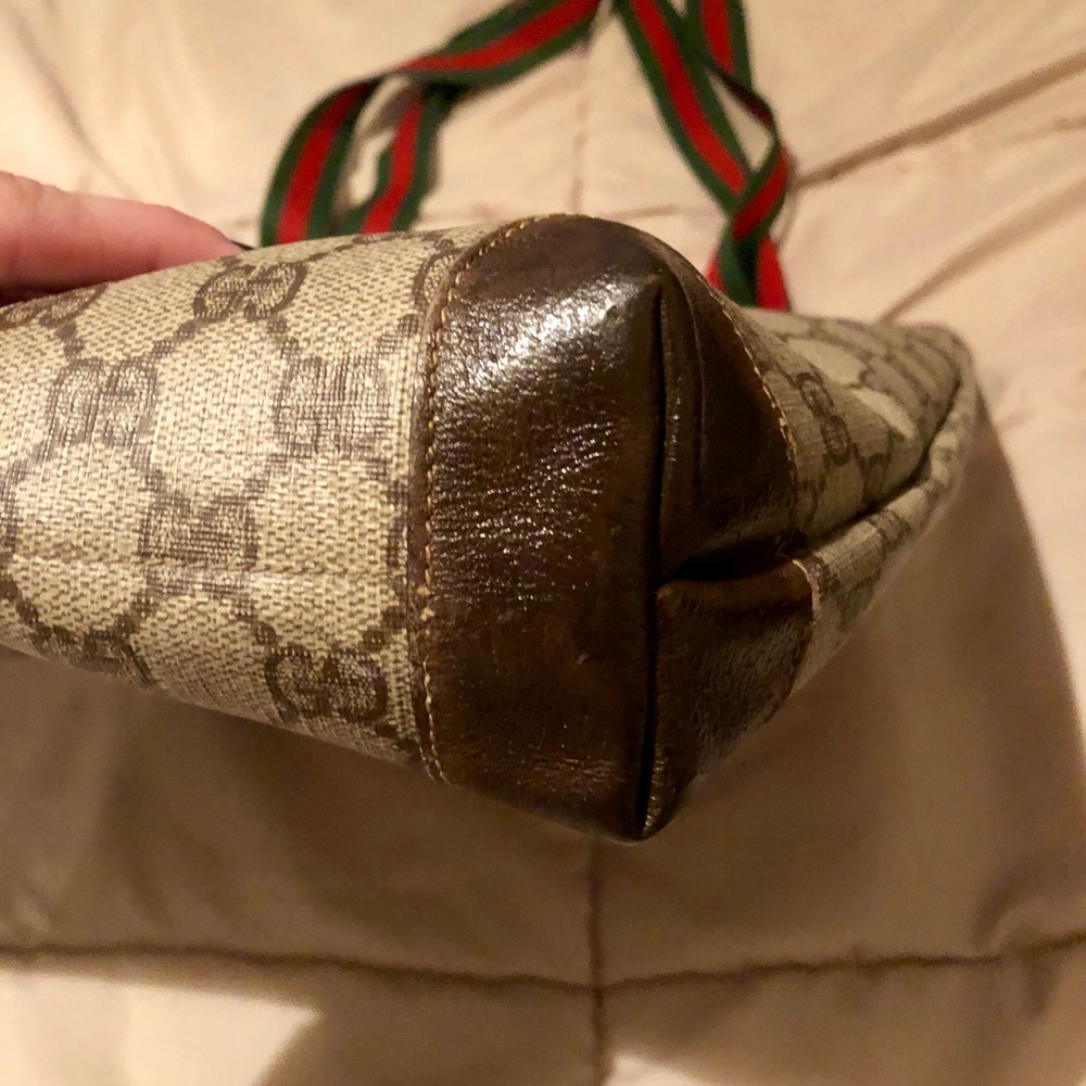 SOLD! Authentic Gucci large vintage tote - Picture 3 of 8
